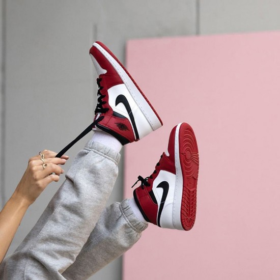 Nike Air Jordan 1 Mid Chicago 2020 Bílý/Gym Červené-Černá 554724 173 AJ1 Tenisky